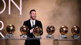 "Comme par hasard...": le Ballon d'or annulé fait toujours rebondir les internautes