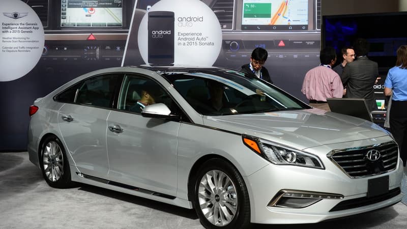 Android Auto fournit  sur la Sonata de Hyundai un système embarqué de divertissement et d'aide à la navigation. 