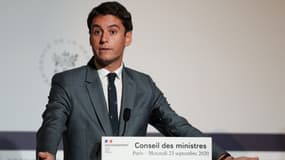 Le porte-parole du gouvernement Gabriel Attal lors du point presse à l'issue du Conseil des ministres du 23 septembre 2020