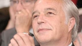 François Rebsamen a lancé samedi "un appel" aux socialistes "à se rassembler autour de François Hollande"