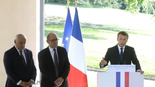 De g. à d.: Ghassan Salame, représentant spécial de l'ONU pour la Libye, Jean-Yves Le Drian, ministre français des Affaires étrangères, Emmanuel Macron, président de la République, Fayez al-Sarraj, Premier ministre libyen, et le général ...
