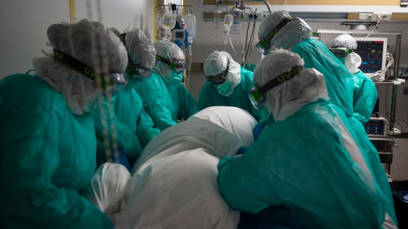 Une équipe médicale à Vigo en Espagne le 16 avril 2020