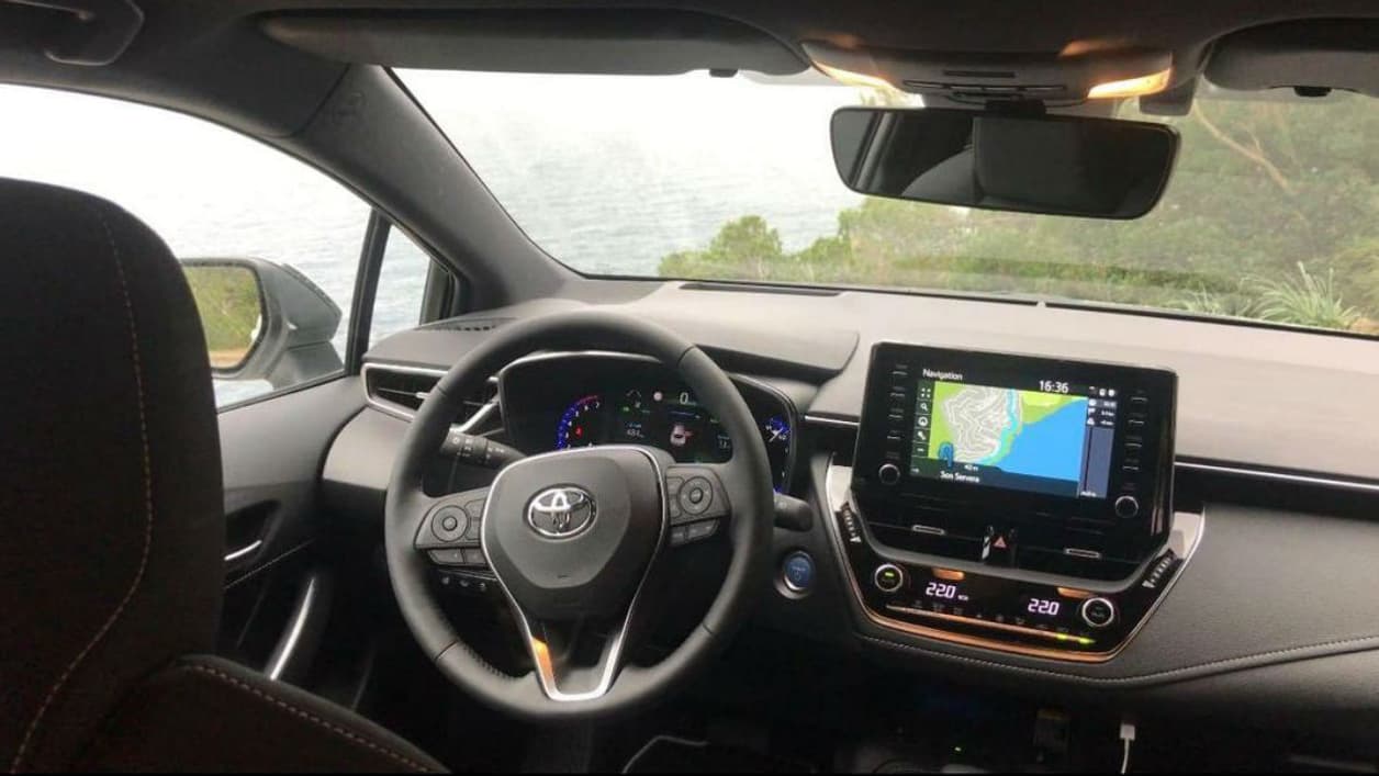 Si l'avant de la Corolla est riche en connectivité, à l'arrière pas de prise USB, et surtout une insonorisation bien moins bonne.