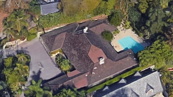 La dernière acquisition de Jeff Bezos, une villa jouxtant la propriété qu'il a achetée à Beverley Hills en 2007. La dernière acquisition de Jeff Bezos, une villa jouxtant la propriété qu'il a achetée à Beverley Hills en 2007.