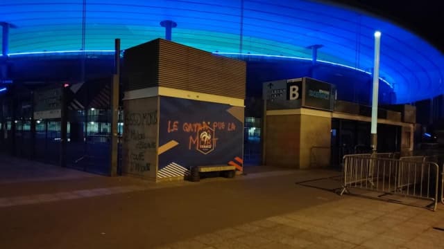 Le Stade de France tagué.
