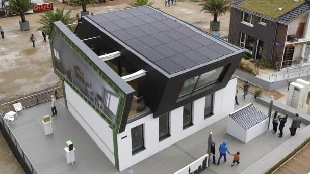 Une Maison du Futur au rassemblement européen Solar Decathlon 2014 à Versailles