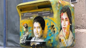 Le visage de Simone Veil a été dégradé sur une boîte aux lettres face au Mémorial de la Shoah à Paris.