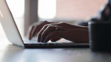 Get-Email est un plug-in à installer sur Chrome, qui permet de connaître les adresses professionnelles des personnes utilisant LinkedIn.