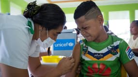 Campagne de vaccination contre la rougeole sur les îles Samoa, le 4 décembre 2019