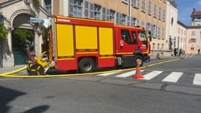 Des pompiers mobilisés à Lyon, près de la Basilique de Fourvière, le 20 juillet 2024. Photo d'illustration