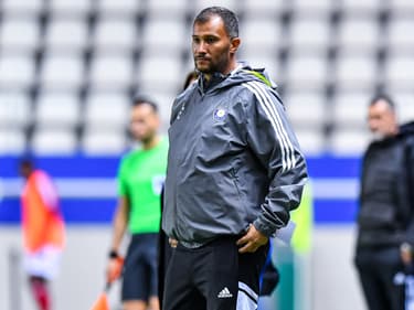 Youssef Chibhi lorsqu'il était entraîneur du FC Versailles, à Paris le 24 octobre 2022