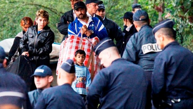 « Les évacuations se passent toujours de la même façon : il y a une pression policière, une présence répétée et un jour la police dit : on évacue tout le terrain... », déplore Laurent El Gozi, le président de la FNASAT.