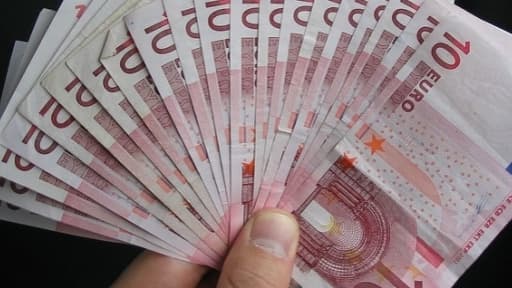 2082 euros: voilà le seuil qui définit le salaire net moyen d'un Français