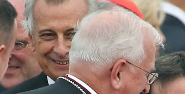 Barack Obama accueille le pape François à son arrivée à Washington, le 22 septembre 2015. 