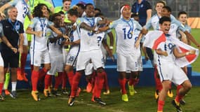 Les U17 anglais célèbrent leur titre