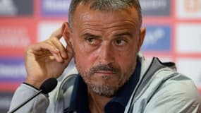 Le sélectionneur de l'Espagne Luis Enrique le 13 novembre 2021, à la veille du match de qualifications à la Coupe du monde 2022, contre la Suède, à Séville