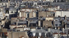 Quatre candidats de gauche et du centre à l'élection présidentielle, François Hollande, François Bayrou, Jean-Luc Mélenchon et Eva Joly, ont signé mercredi un contrat pour une nouvelle politique du logement qui leur était proposé par la fondation Abbé Pie