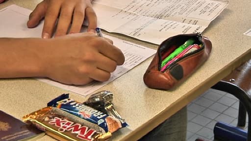 Dans un lycée de l'Ain, plusieurs élèves passant le rattrapage en littérature affirment avoir été "humiliés" par le professeur.