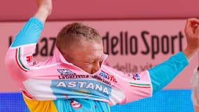 Le Kazakh a retrouvé samedi un maillot rose abandonné trois jours plus tôt à l'issue du contre-la-montre par équipes