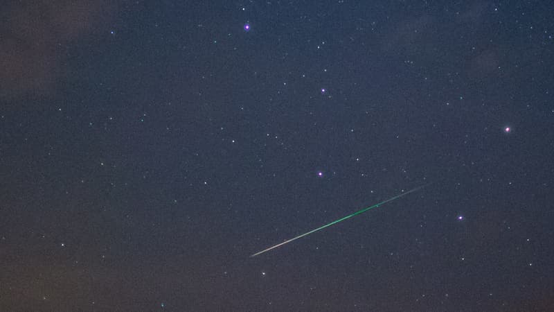 Une étoile filante dans le ciel allemand en août 2015. Photo d'illustration 