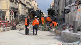 Des travaux de grande ampleur sont réalisés sur la place Castellane pour déplacer l'arrêt de tram.