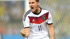 Miroslav Klose rejoint Ronaldo en tête des meilleurs buteurs de l'histoire de la Coupe du monde.
