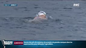 Marine Ribot pratique la "nage hivernale" dans une eau à 4/5 degrés
