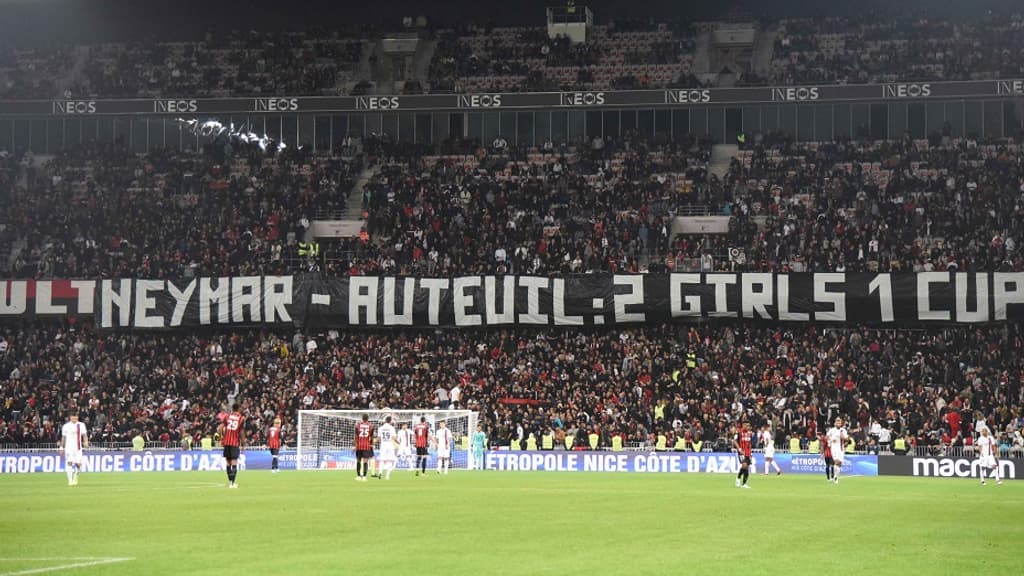 La banderole des supporters niçois La banderole des supporters niçois