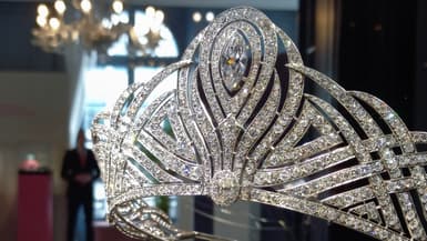 Un diadème porté par Elizabeth II lors de son couronnement a été vendu aux enchères à Genève le 17 mai 2023