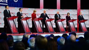 Les candidats à la primaire démocrate participent à son sixième débat  à Los Angeles, aux Etats-Unis, le 19 décembre 2019