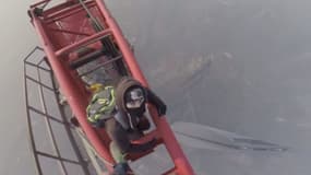 L'ascension de la Shanghai Tower par deux jeunes Russes, le 31 janvier 2014.