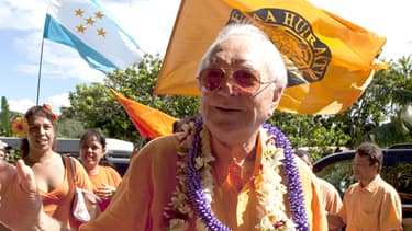 Gaston Flosse défilant à Papearii le 5 mai.