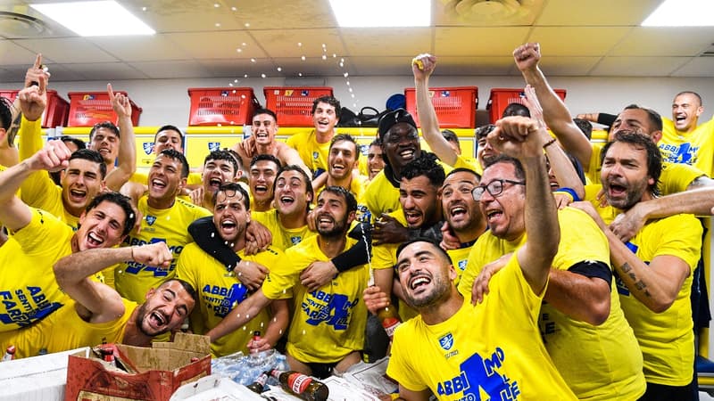 Les joueurs de Frosinone ont dignement fêté la montée dans le vestiaire