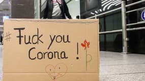 Un supporter après l'arrêt des matchs de Bundesliga