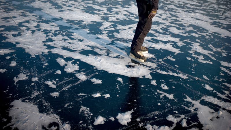 États-Unis: un homme se noie dans un étang gelé après avoir secouru son fils de 4 ans