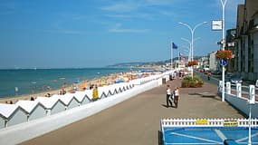 L'avenue de la République à Villers-sur-Mer