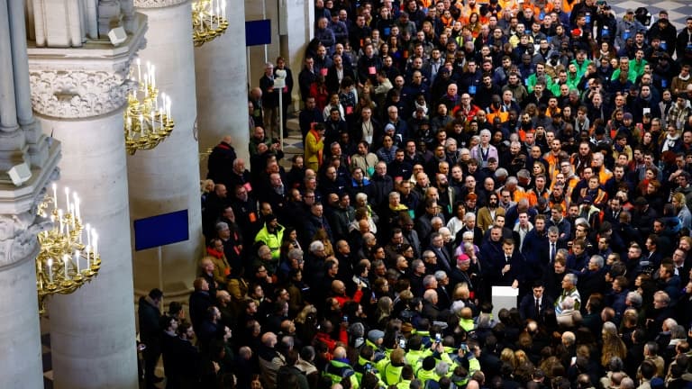 Le président Emmanuel Macron s'exprime lors d'une ultime visite de chantier de Notre-Dame de Paris, le 29 novembre 2024
