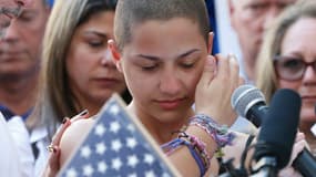 Emma Gonzalez lors d'un rassemblement anti-armes en Floride, le 17 février, trois jours après la fusillade du lycée de Parkland. 