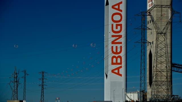 Le groupe andalou spécialisé dans les énergies renouvelables prévoit une réduction de son endettement, de 9,4 milliards d'euros à fin 2015, à 4,9 milliards.