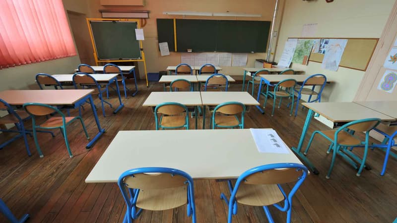 Vue d'une salle de classe vie à l'école primaire de Saint-Vigor-le-Grand près de Bayeux le 15 mai 2008.