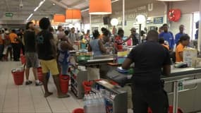 Après Irma, le premier supermarché rouvre à St-Martin