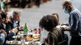 Une terrasse de restaurant à Paris le 15 juin 2020