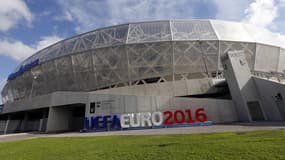 Anticipant un afflux de supporters, les hôteliers augmentent fortement le prix de leurs chambres les soirs des matchs de l'Euro, dans les villes hôtes.