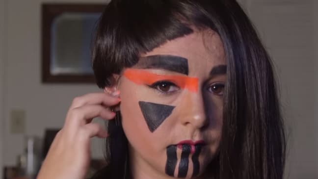 Ces techniques de maquillage permettent de rester incognito face à une caméra, moins face à un individu normalement constitué. Ces techniques de maquillage permettent de rester incognito face à une caméra, moins face à un individu normalement constitué.