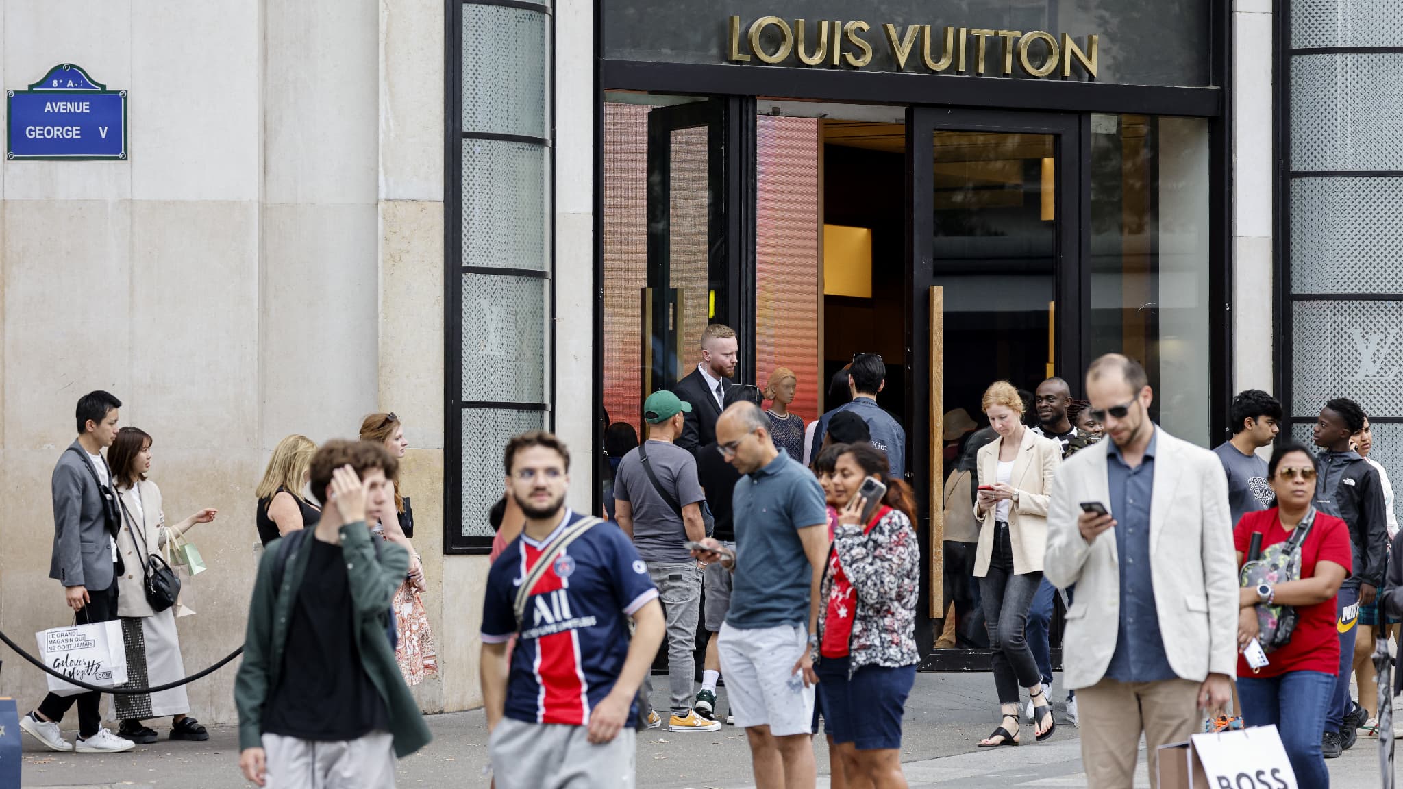 Louis Vuitton store - 101 Avenue des Champs-Elysées 