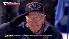  "Nous avons fait des choses extraordinaires": Le vétéran américain Ed Berthold lit la lettre écrite à sa mère au lendemain du D-Day lors de la cérémonie internationale à Omaha Beach