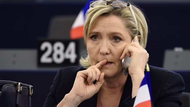 Marine Le Pen n'exclut pas de nationaliser une grande banque