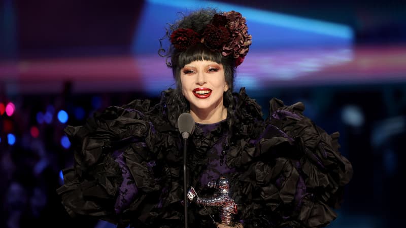 Lady Gaga reçoit le titre d'Artiste de l'Année lors des MTV Video Music Awards 2025 à l'UBS Arena à Elmont, New York, le 7 Septembre 2025.