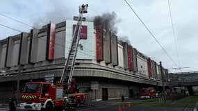 Incendie à Bordeaux, au centre commercial de Meriadeck - Témoins BFMTV