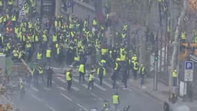 Manifestation des gilets jaunes sur les Champs-Élysées, le 24 novembre 2018